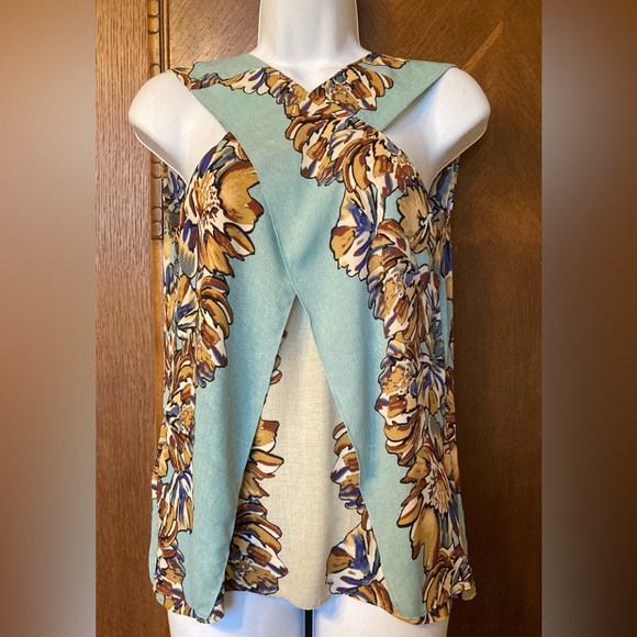 BCBGMaxAzria Maryssa Floral Blouse, sz Small - Picture 2 of 8